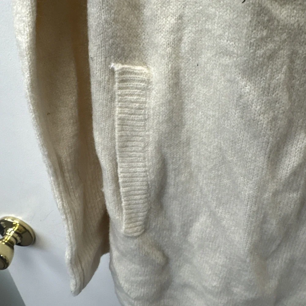 Flawless Cardigan Sweater‎